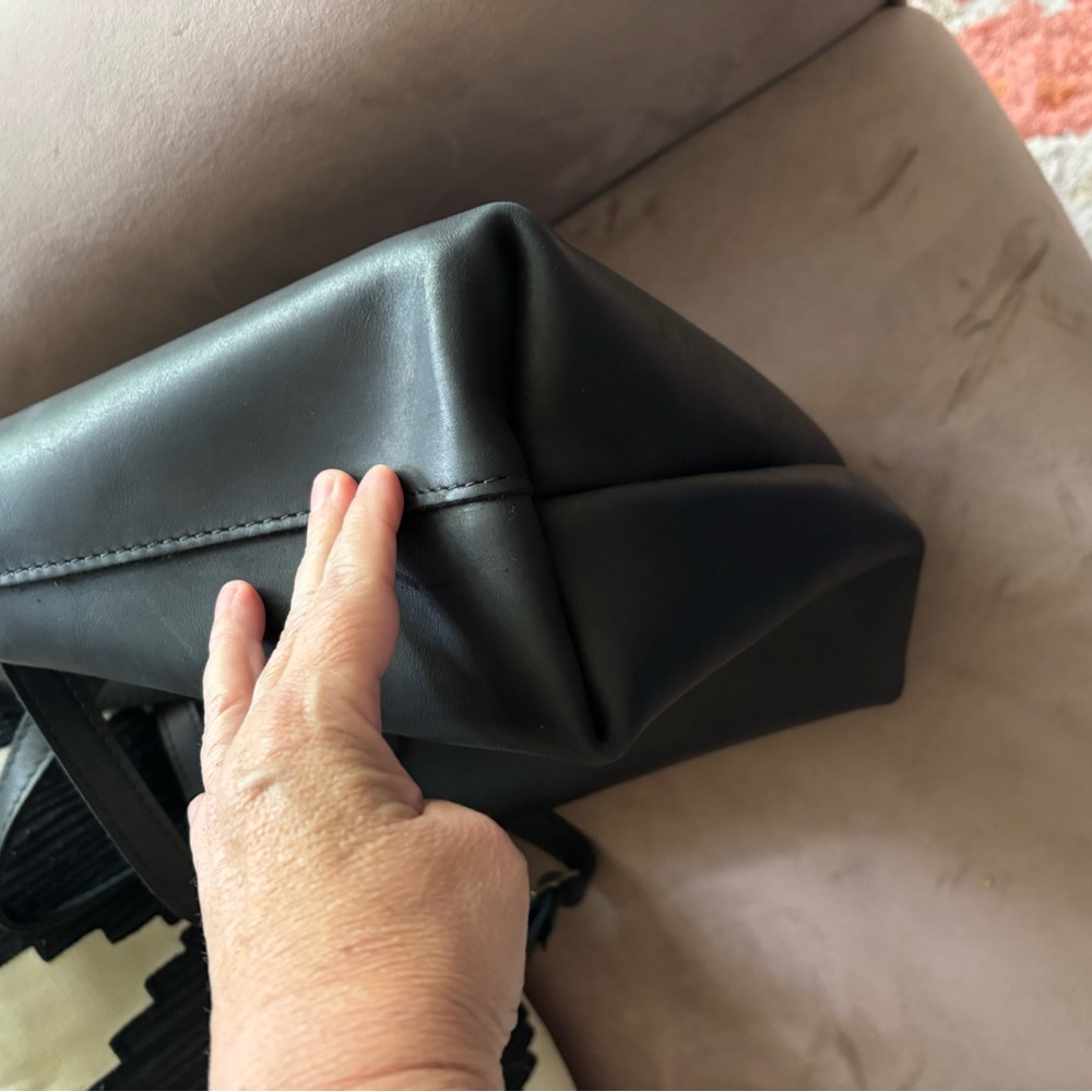 Portland Leather Black Tote Bag - Picture 4 of 7